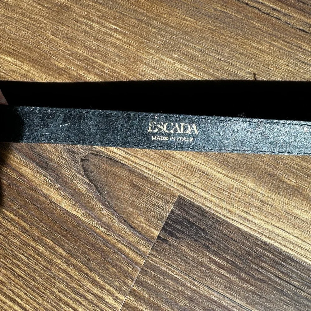 Escada EE Logo Croc-Embossed Leather Belt – Gold Double E Buckle -Size 38 - Picture 4 of 5